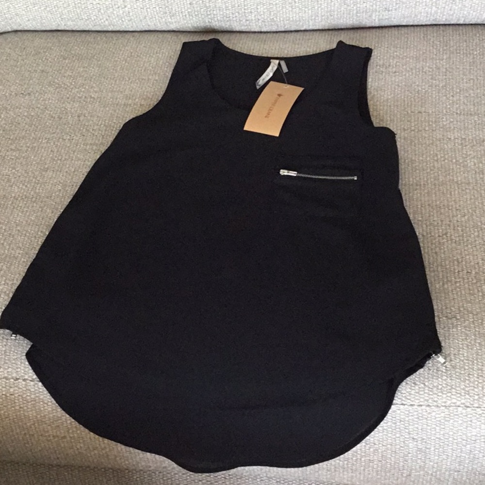 Paper Crane sleeveless top, size small, NWT
